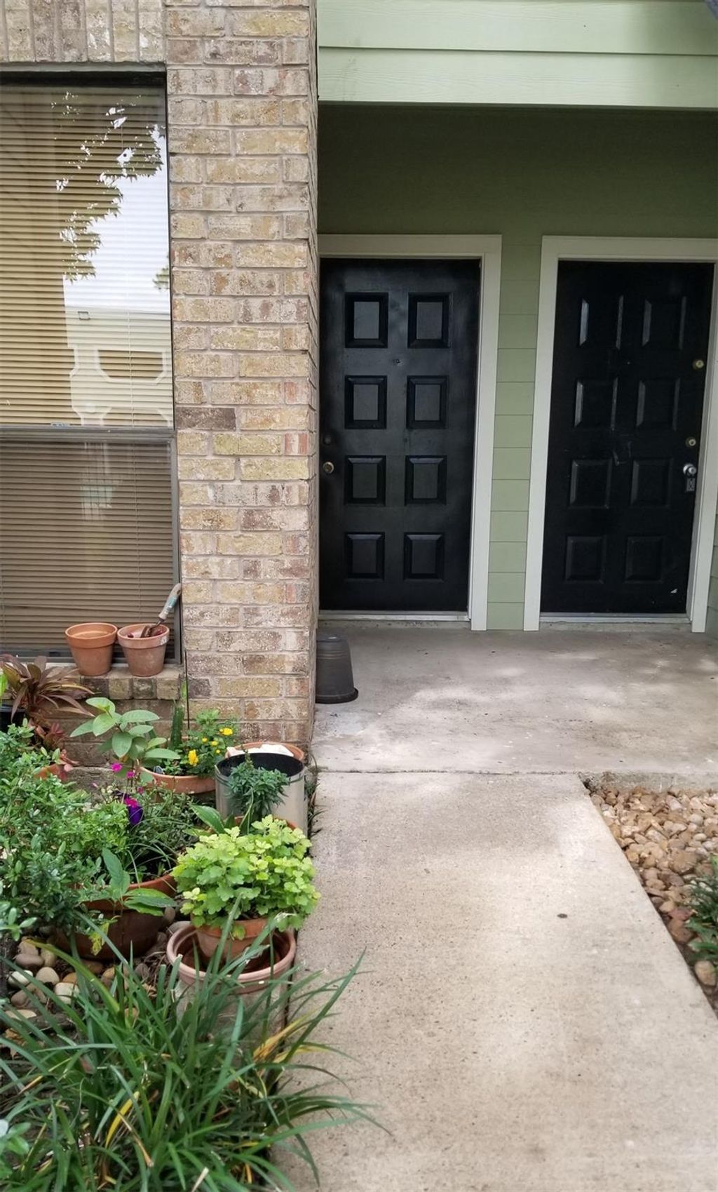 Photo of 6602 Harbor Town Drive #1103, Houston, TX 77036 (MLS # 52231177)