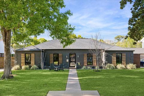 Photo of 13830 Barryknoll Lane, Houston, TX 77079 (MLS # 51067479)