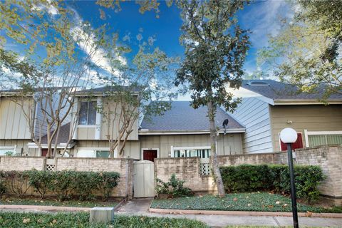 Photo of 7075 Greenway Chase Street, Houston, TX 77072 (MLS # 50086716)