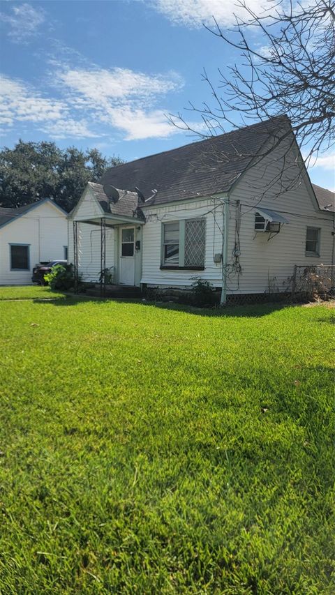 Photo of 202 Jackson Avenue, Pasadena, TX 77506 (MLS # 88657737)
