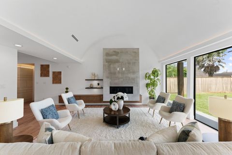 Tiny photo for 6711 Housman Street, Houston, TX 77055 (MLS # 62520901)