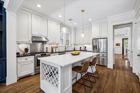 Tiny photo for 638 W 17th Street, Houston, TX 77008 (MLS # 97109549)