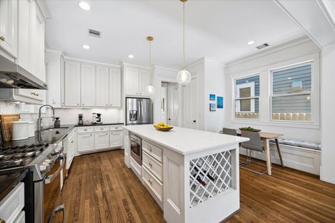 Tiny photo for 638 W 17th Street, Houston, TX 77008 (MLS # 97109549)