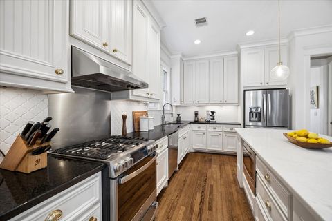 Tiny photo for 638 W 17th Street, Houston, TX 77008 (MLS # 97109549)