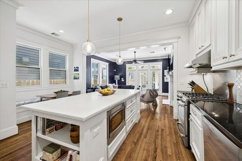 Tiny photo for 638 W 17th Street, Houston, TX 77008 (MLS # 97109549)