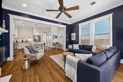 Tiny photo for 638 W 17th Street, Houston, TX 77008 (MLS # 97109549)