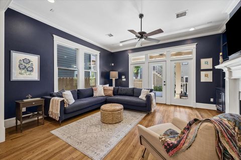 Tiny photo for 638 W 17th Street, Houston, TX 77008 (MLS # 97109549)