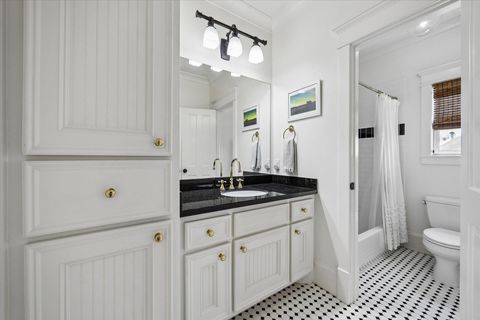 Tiny photo for 638 W 17th Street, Houston, TX 77008 (MLS # 97109549)