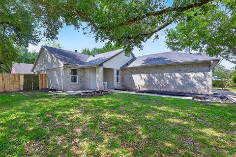 Photo of 2903 Silent Drive, Sugar Land, TX 77498 (MLS # 7653209)