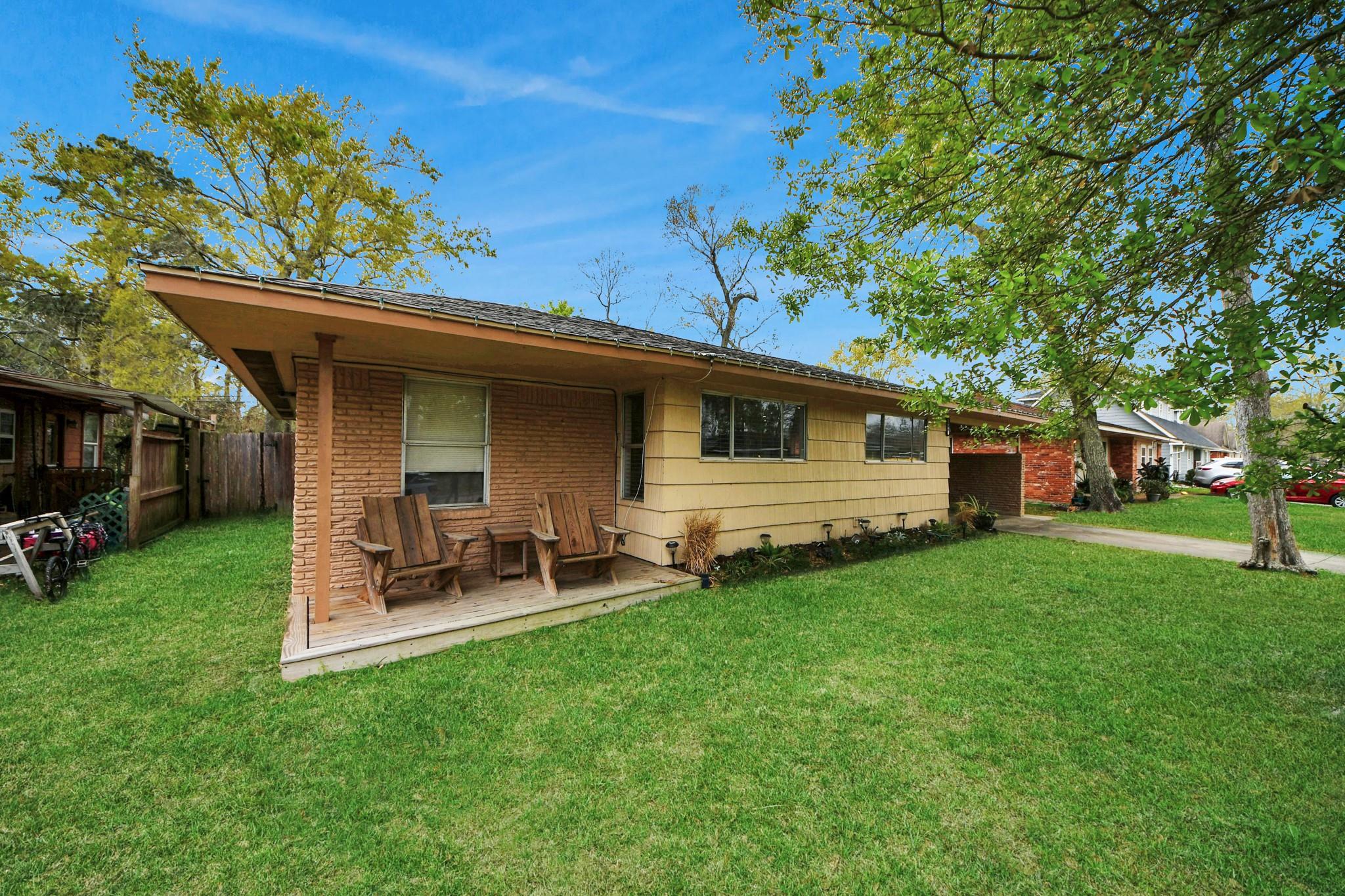 2806 Oak Drive