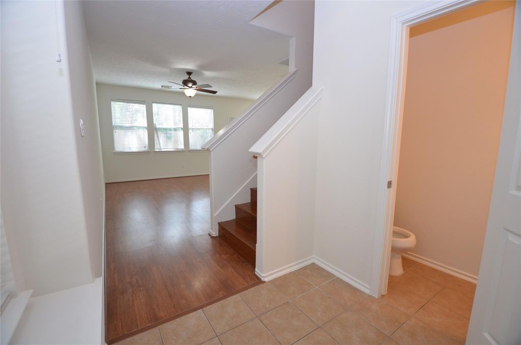 Photo of 226 W Stedhill Loop, Conroe, TX 77384 (MLS # 3526731)