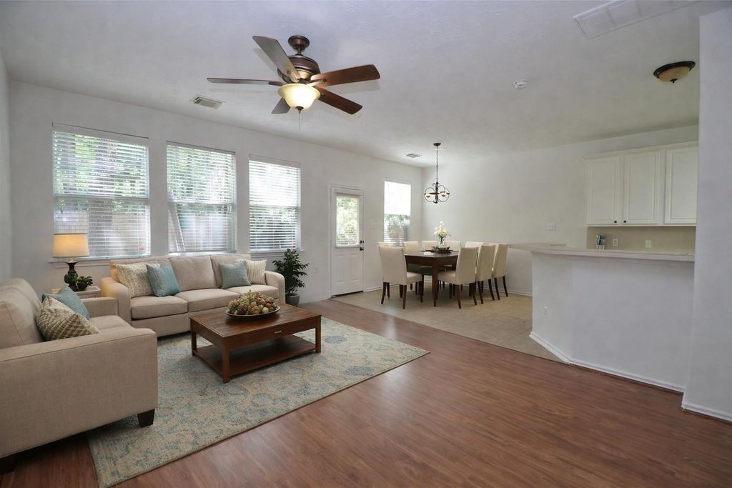 Photo of 226 W Stedhill Loop, Conroe, TX 77384 (MLS # 3526731)