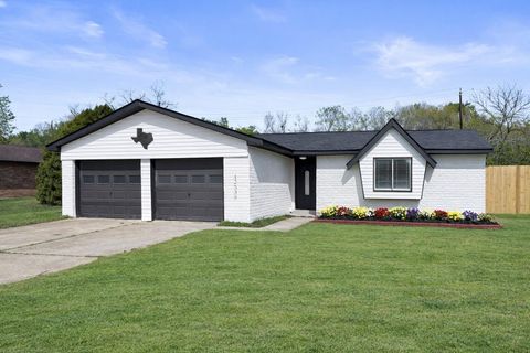 Photo of 12539 Fern Forest Drive, Houston, TX 77044 (MLS # 2050768)