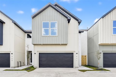 Photo of 957 Highland Light Lane, Houston, TX 77091 (MLS # 11976330)