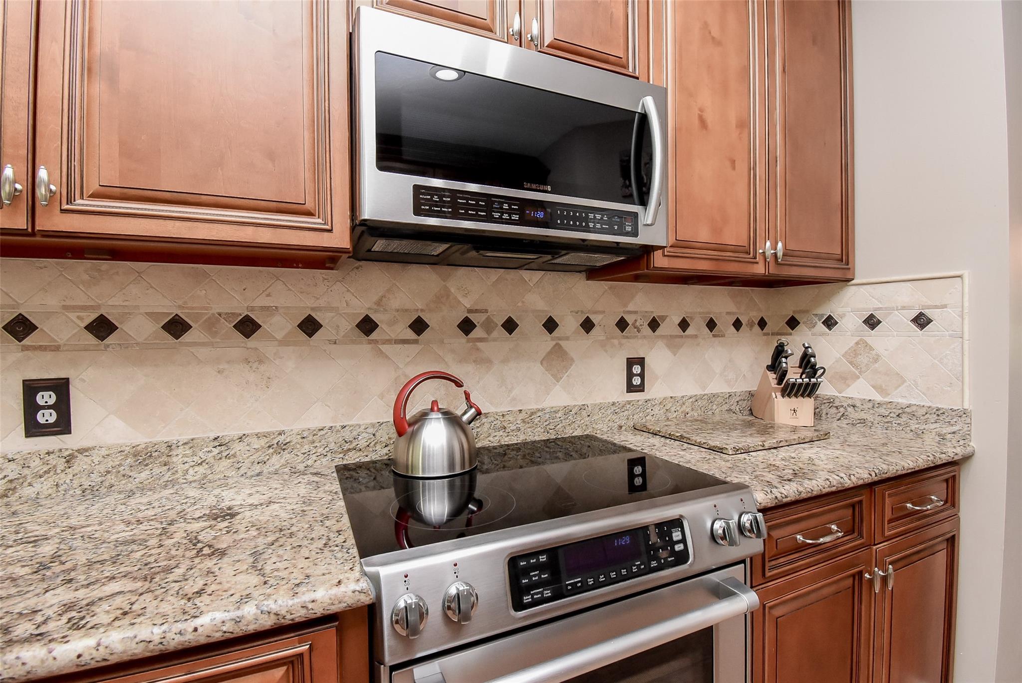 1810 Pebble Hill Court