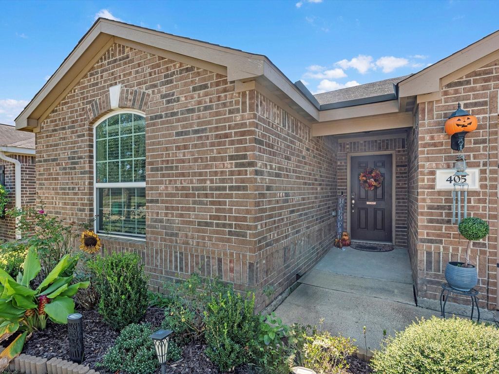 Photo of 405 Hawks View Drive, La Marque, TX 77568 (MLS # 44193786)
