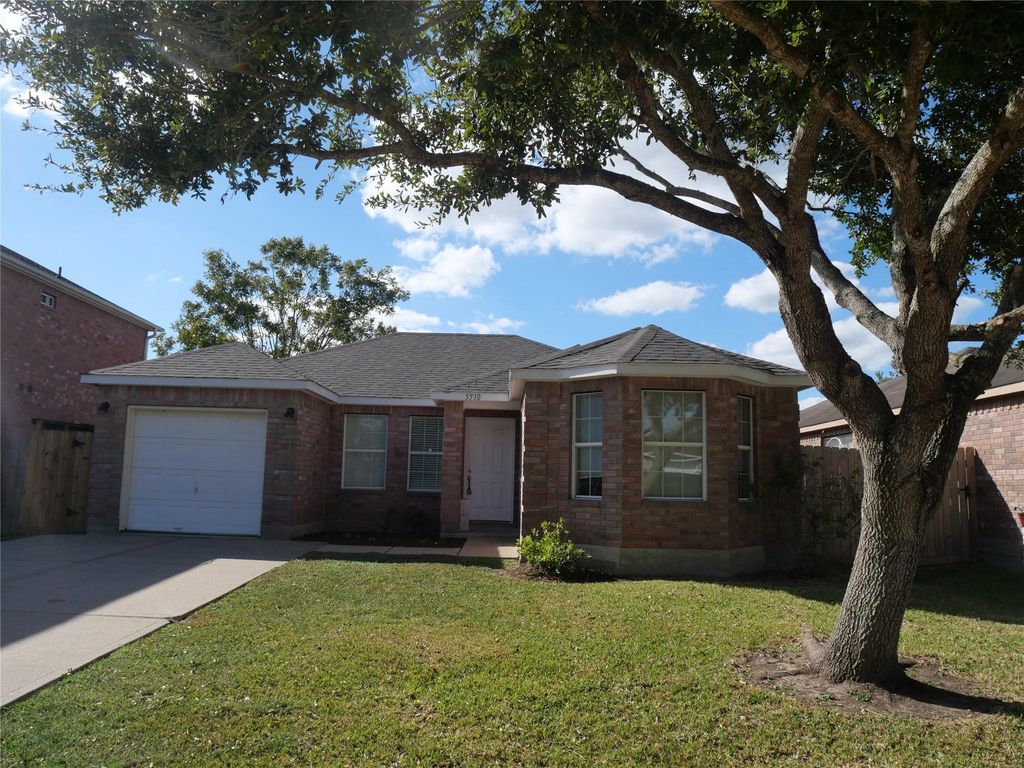 Photo of 5510 Rio Alamo Street, Rosharon, TX 77583 (MLS # 91580591)