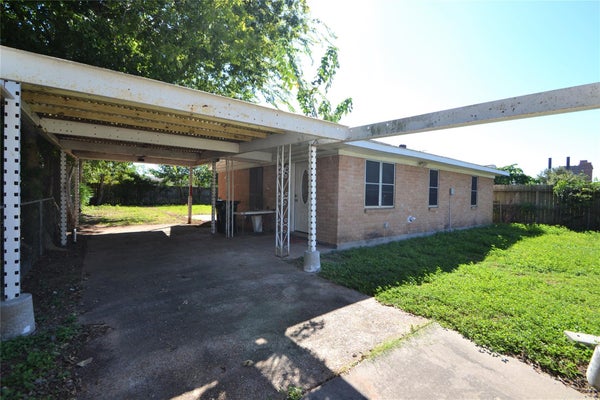 406 PINE ST, SUGAR LAND, TX 77498 - Image 0370df1be894e4cb41cfdb8ba7773551/280648094