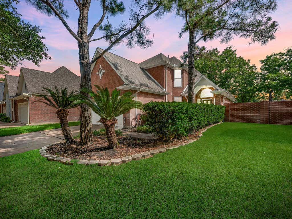 Photo of 36 Grants Lake Circle, Sugar Land, TX 77479 (MLS # 73500262)