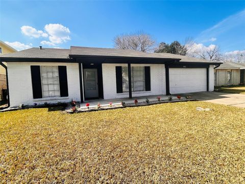 Photo of 10502 Long River Drive, Sugar Land, TX 77498 (MLS # 2893338)