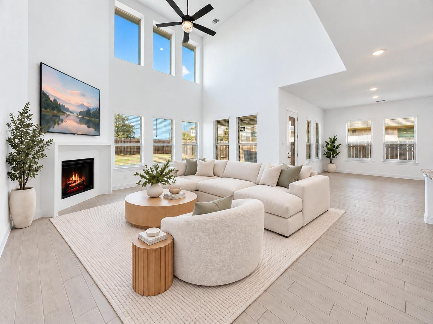 8010 Chantilly Manor