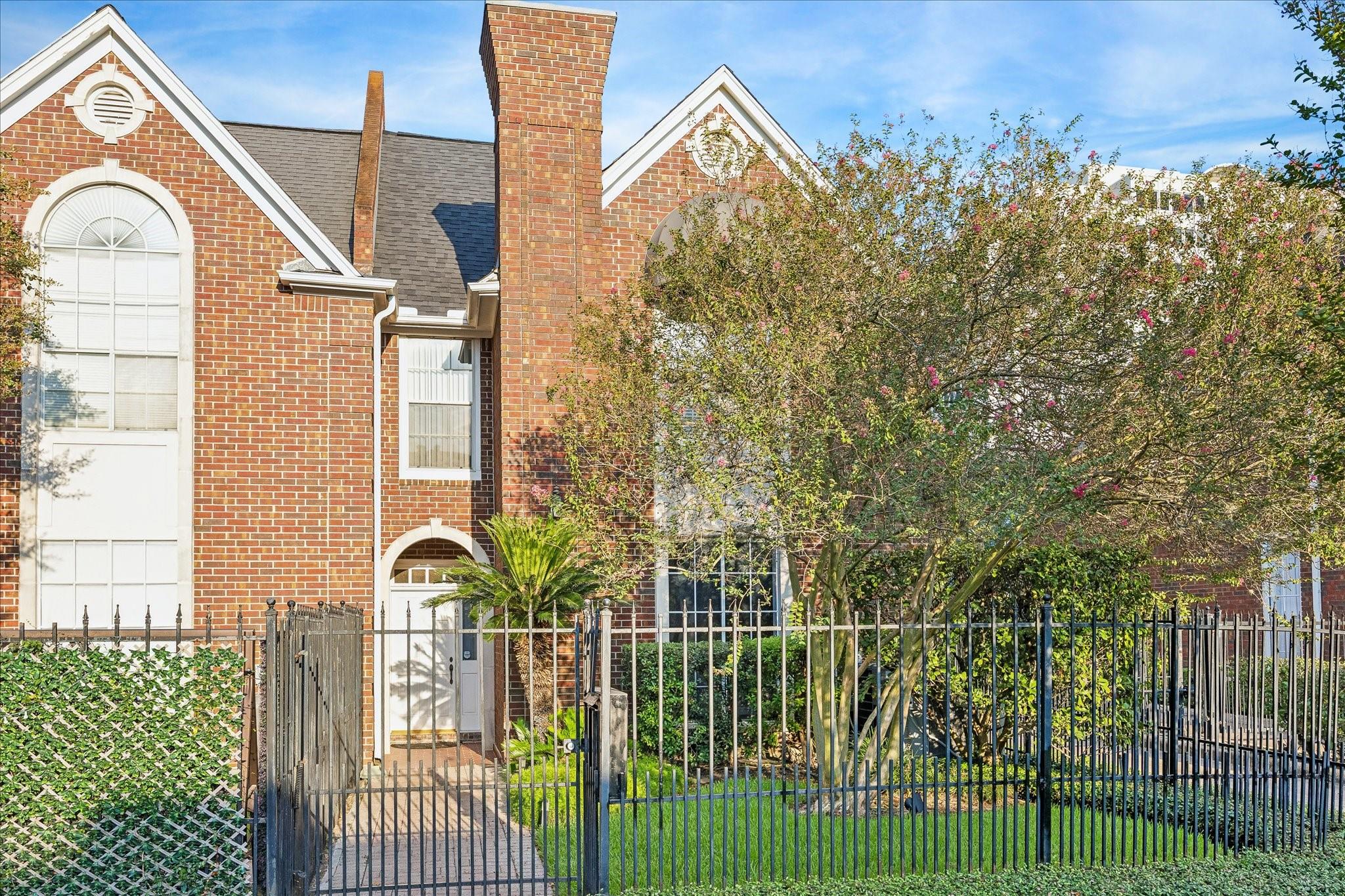 2123 Peckham Street
