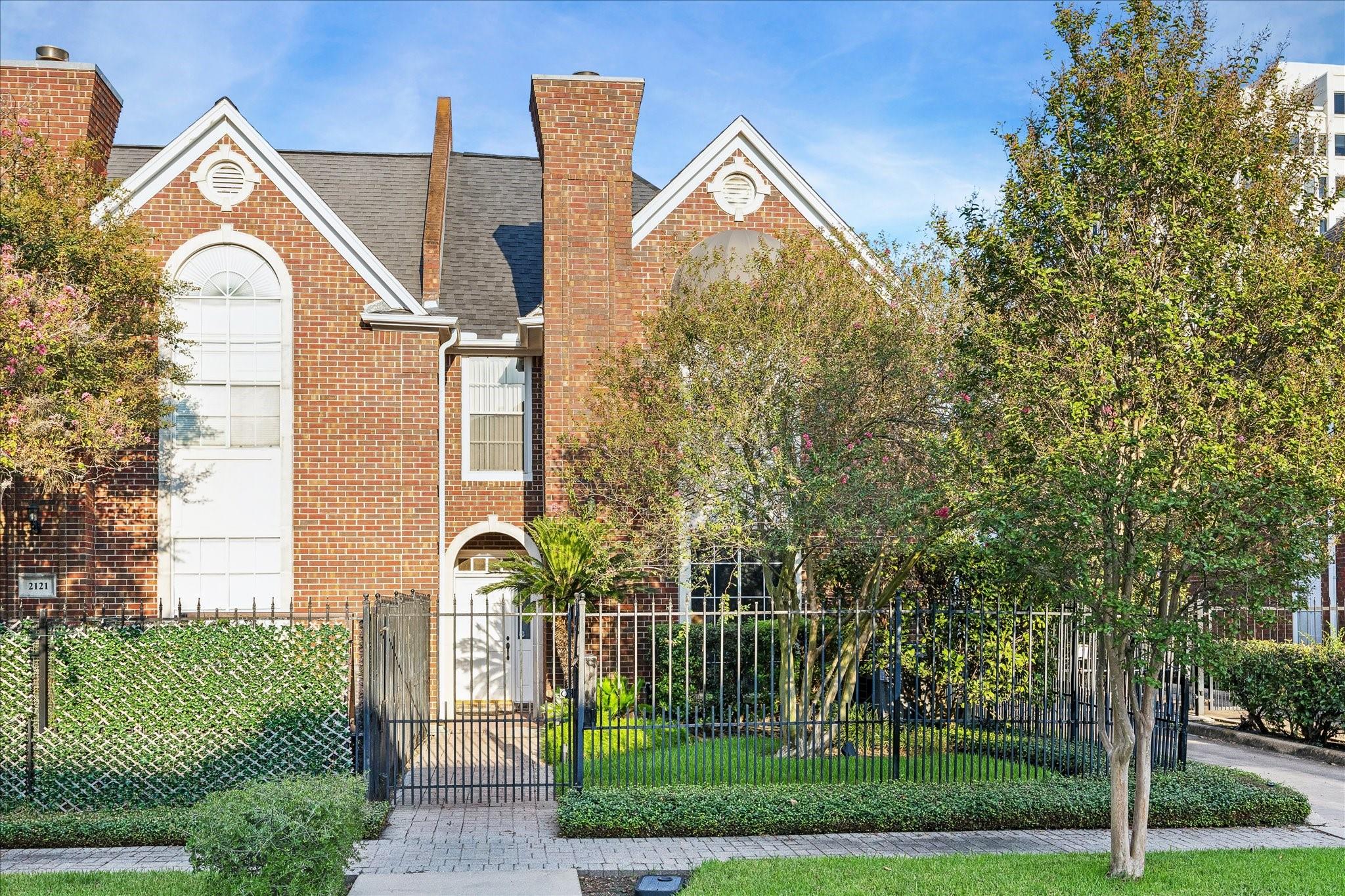 2123 Peckham Street