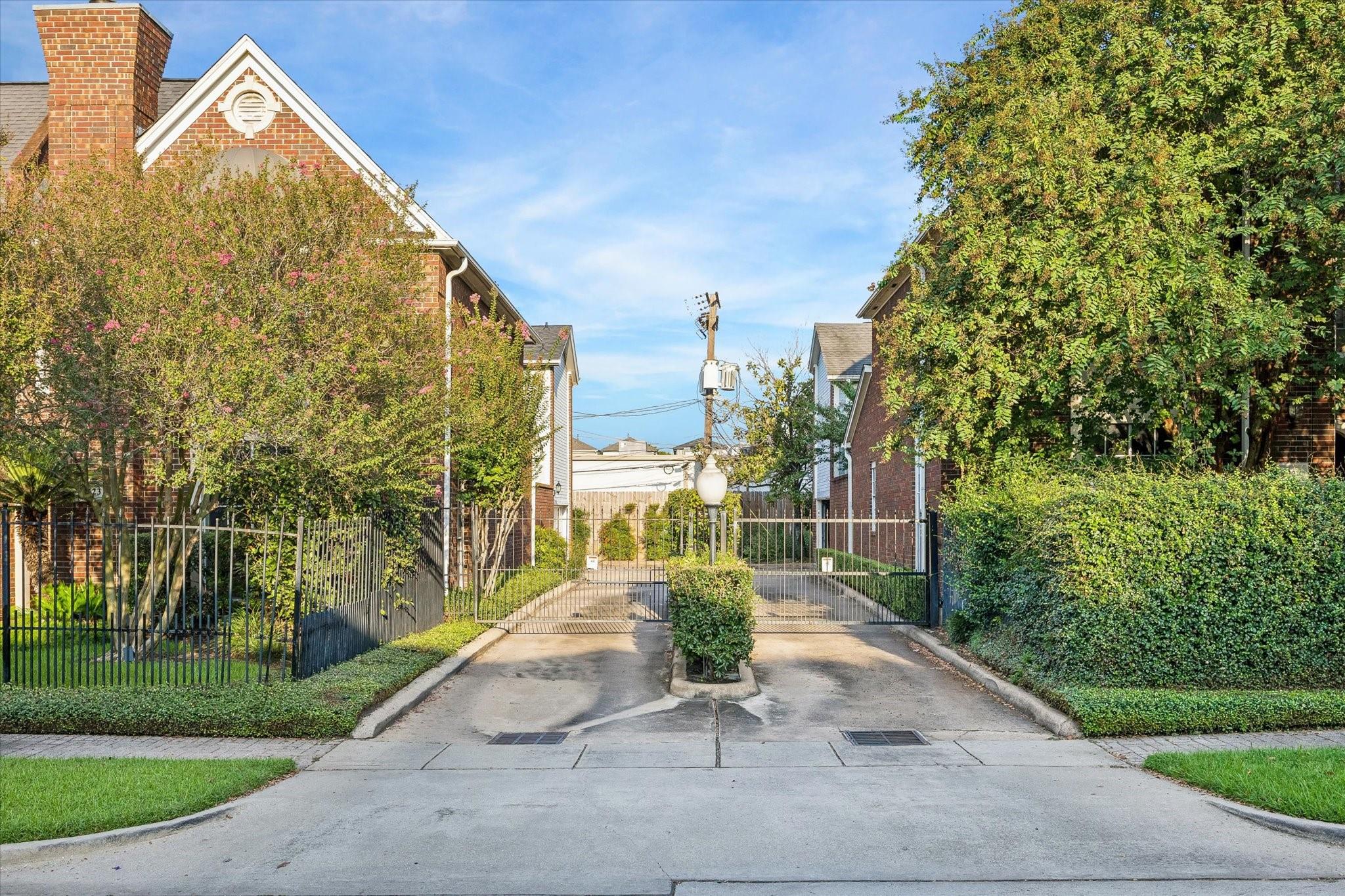2123 Peckham Street