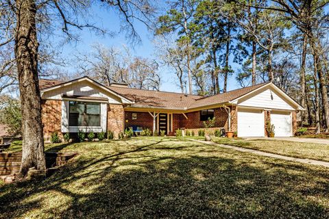 Photo of 1905 Rollingwood Drive, Huntsville, TX 77340 (MLS # 92437603)