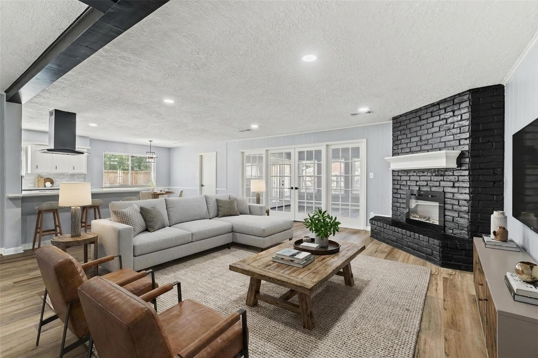 1119 Woodland Drive