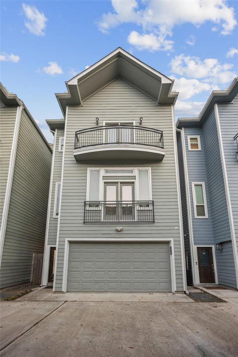 Photo of 626 E 28th Street, Houston, TX 77008 (MLS # 71366274)