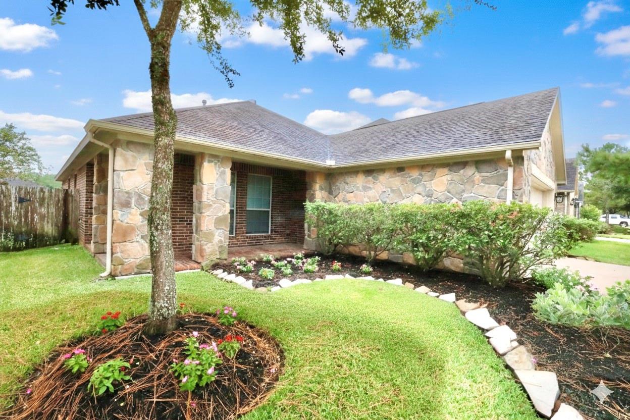 24919 Lakecrest Manor Drive