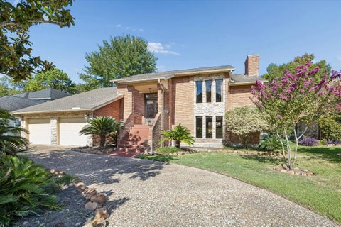 Photo of 114 Lakeside Drive, Conroe, TX 77356 (MLS # 47218959)