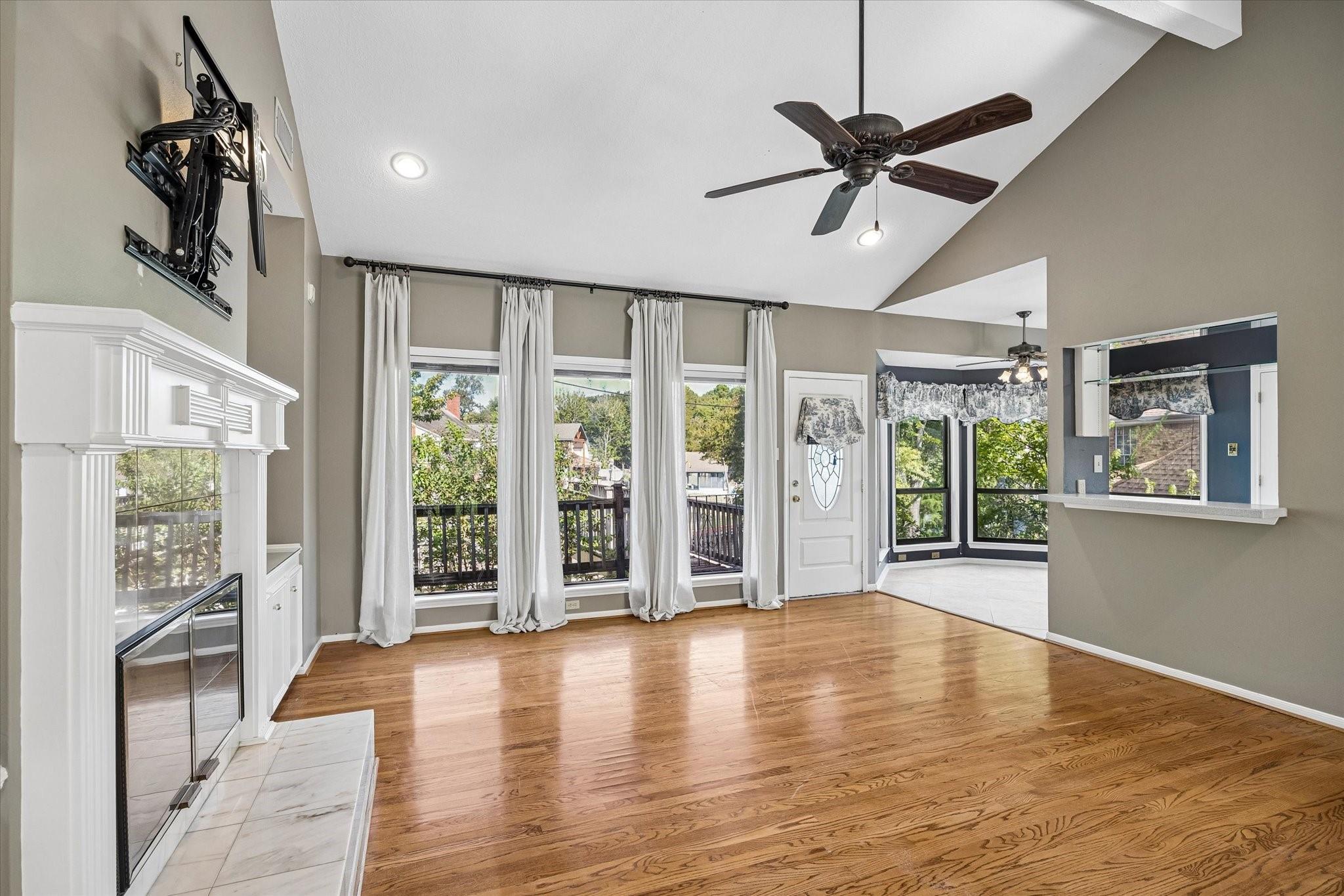 114 Lakeside Drive