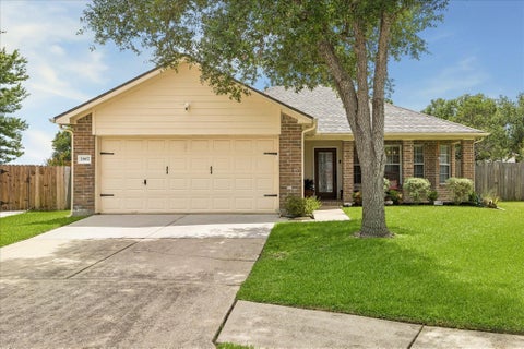 Photo of 2867 Misty Bay Drive, Dickinson, TX 77539 (MLS # 42740852)
