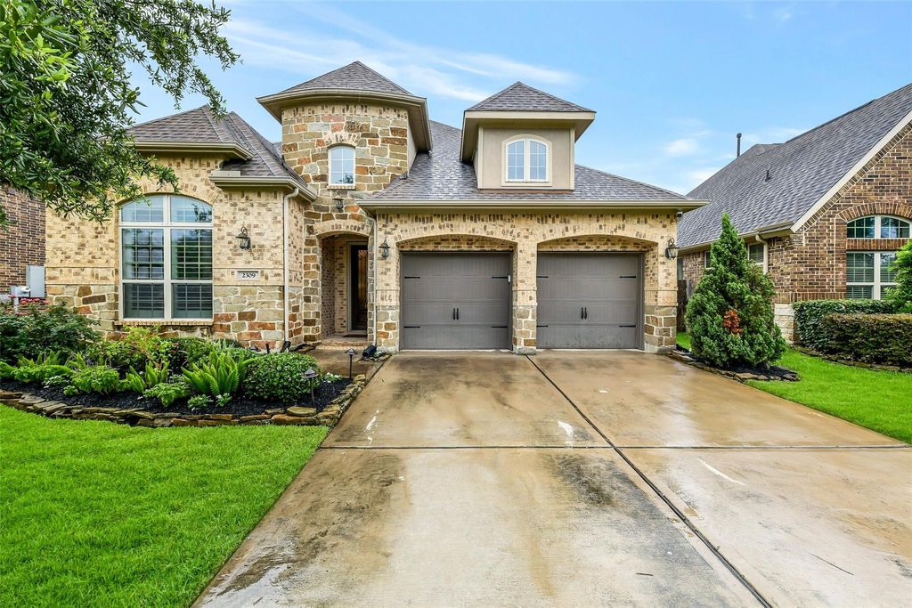 Photo of 2309 Shallow Creek Lane, Friendswood, TX 77546 (MLS # 3150677)