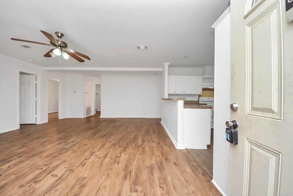 Photo of 6526 Carver Road #A, Houston, TX 77091 (MLS # 47668264)