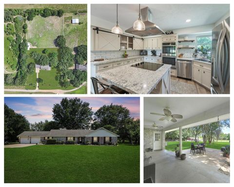Photo of 31047 Torrey Road Road, Waller, TX 77484 (MLS # 19651655)