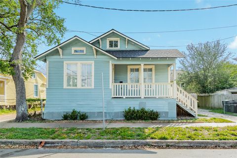 Photo of 1516 37th Street, Galveston, TX 77550 (MLS # 48870896)