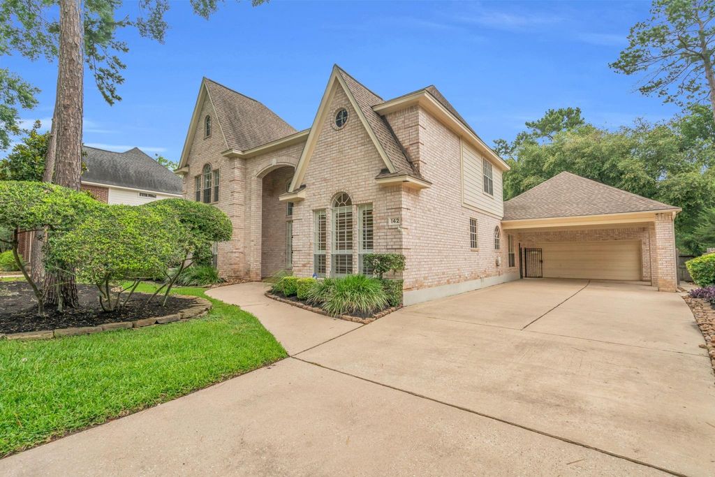Photo of 142 W Shadowpoint Circle, The Woodlands, TX 77381 (MLS # 79252461)