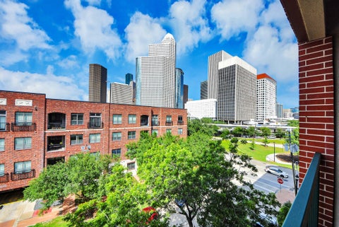 Condo For Sale - 300 St Joseph Parkway #308<br/> Houston, TX 77002