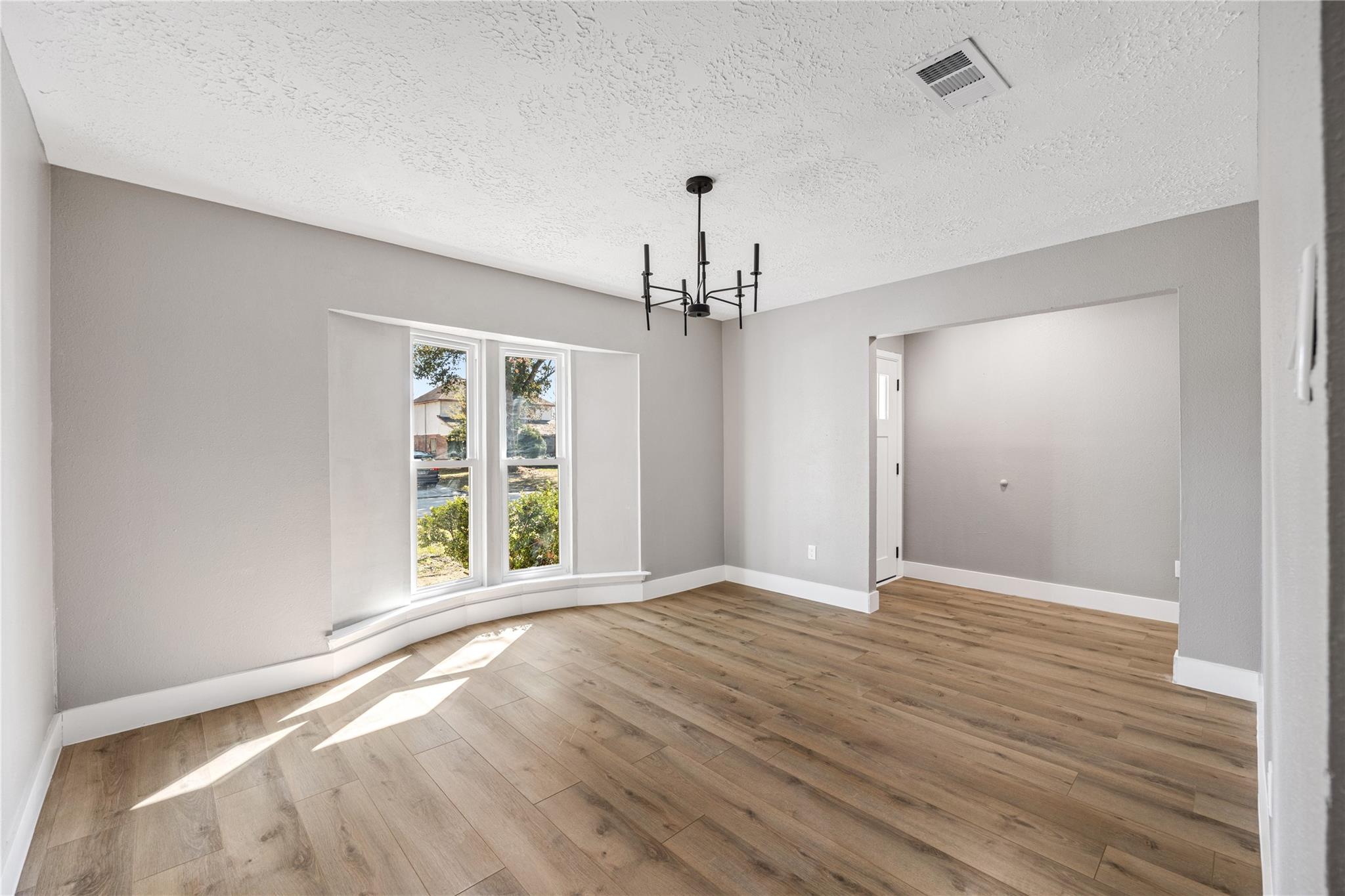 4515 Mossygate Drive