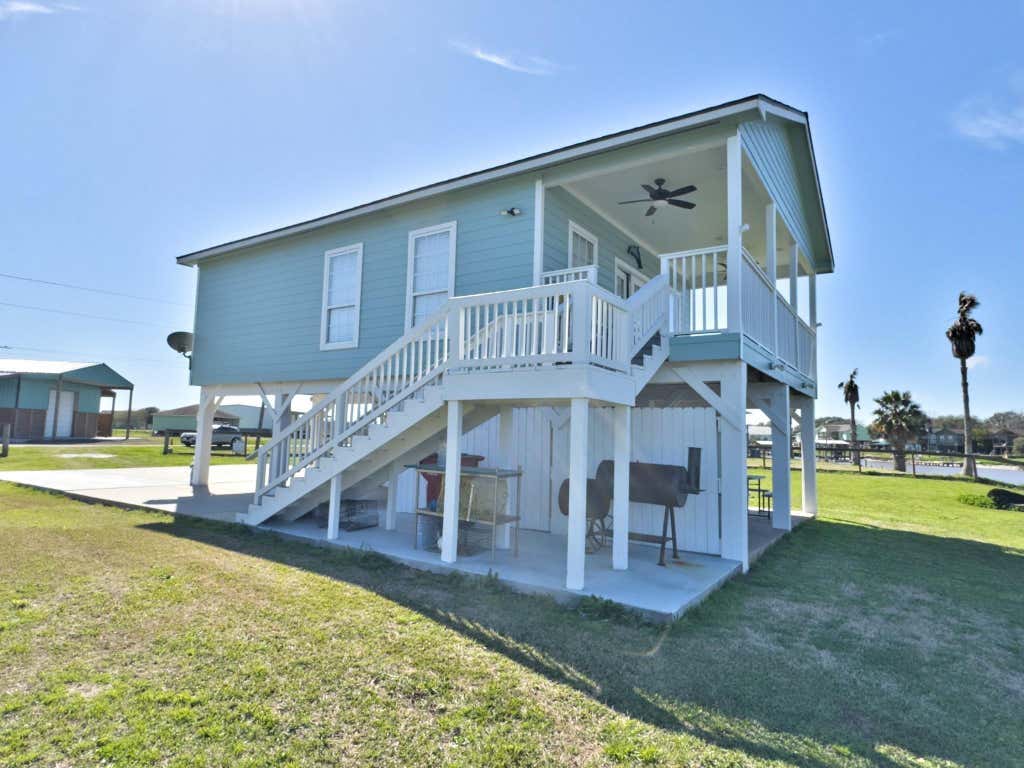 Photo of 1867 County Road 291, Sargent, TX 77414 (MLS # 79991941)