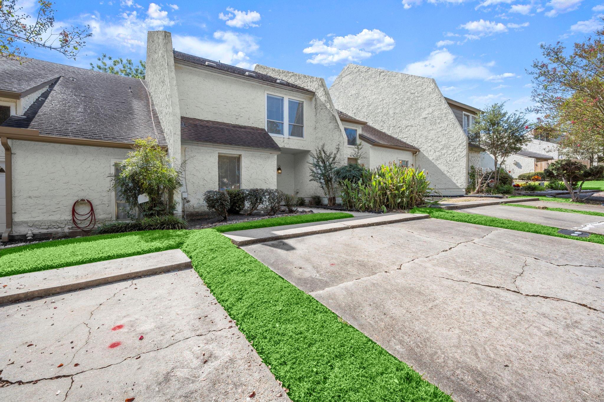 12207 Glenview Drive