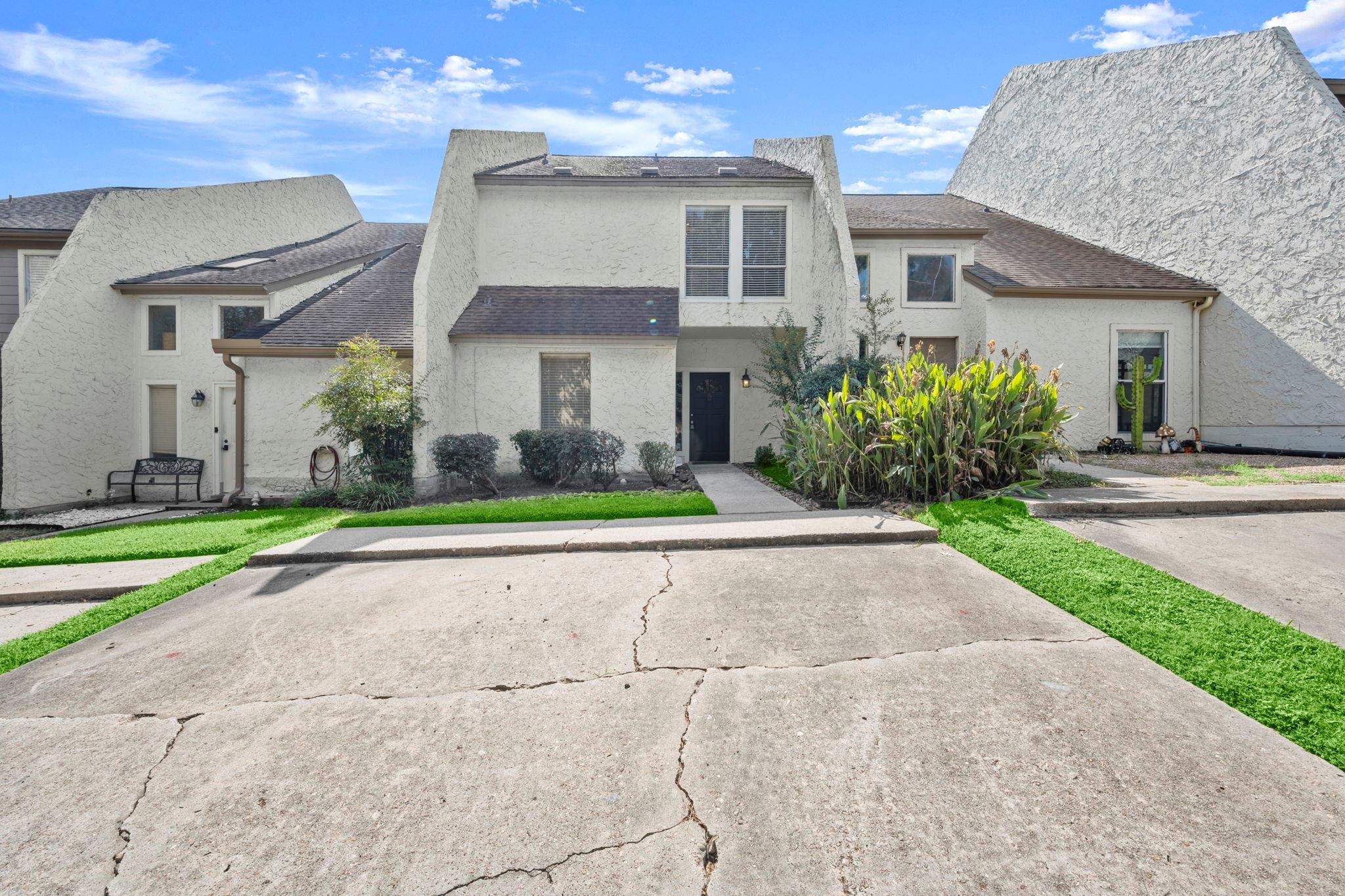 12207 Glenview Drive
