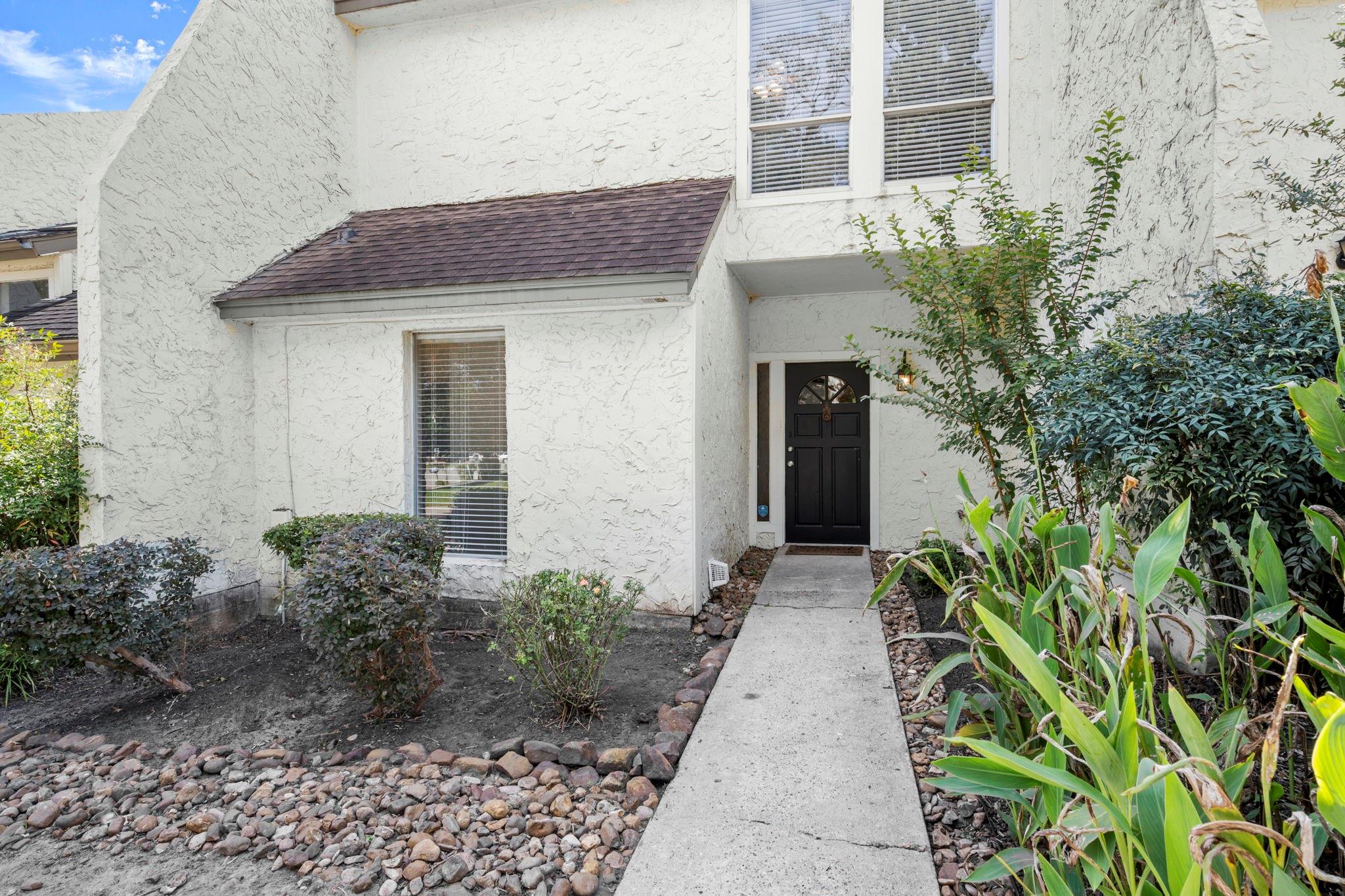 12207 Glenview Drive