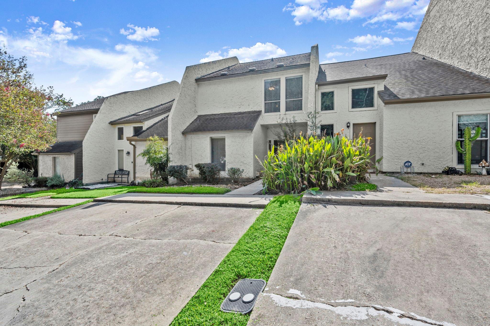 12207 Glenview Drive
