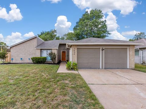 Photo of 2603 Morninglight Drive, Houston, TX 77084 (MLS # 39625204)