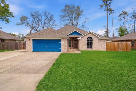 Homes For Sale - 1102 S Diamondhead Boulevard<br/> Crosby, TX 77532