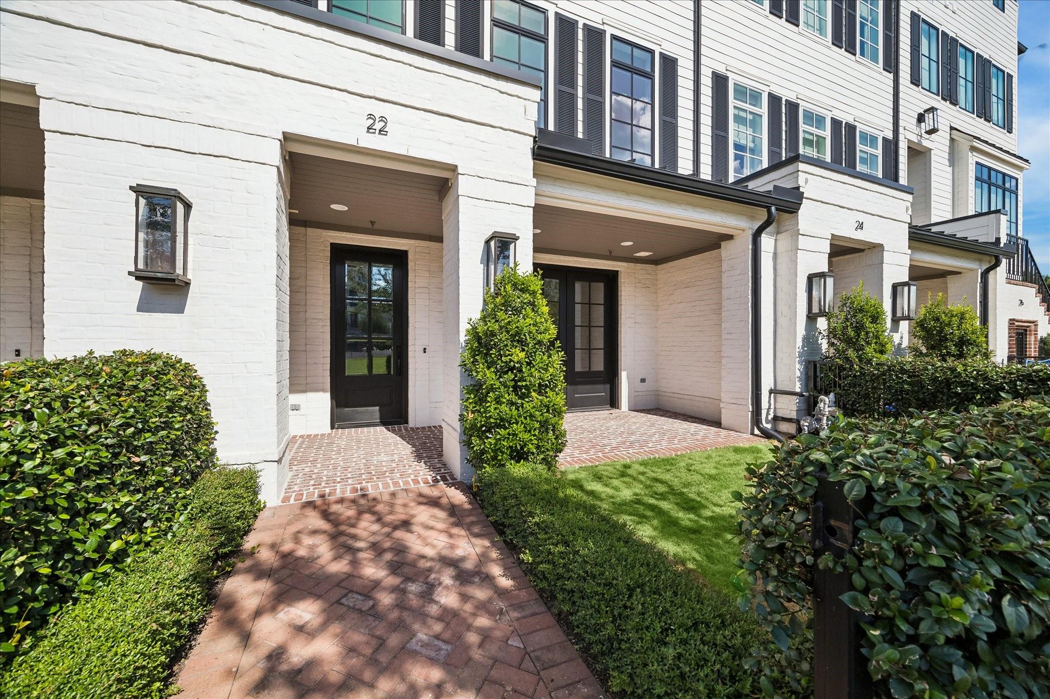 22 Crain Square Boulevard